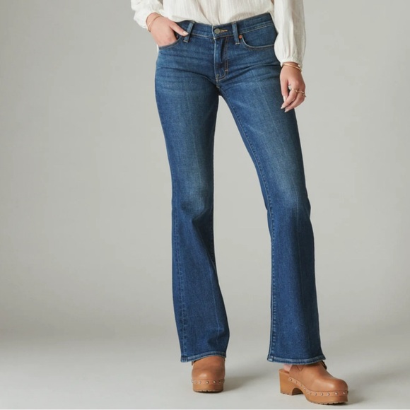 Lucky Brand Women’s Jeans Size 6/28 A Sweet Mid Rise Flare Stretch Zip Fly - Picture 1 of 12